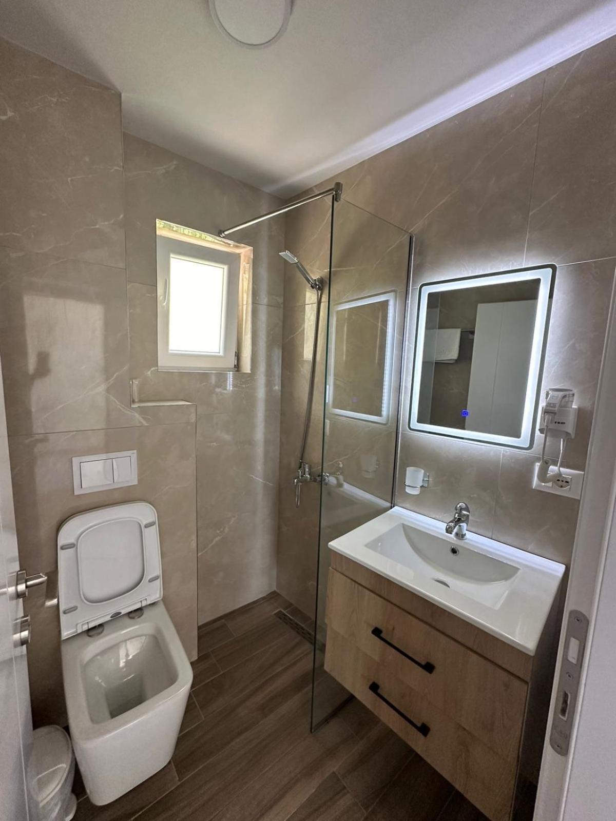 Hotel Demoli Pogradec Ngoại thất bức ảnh