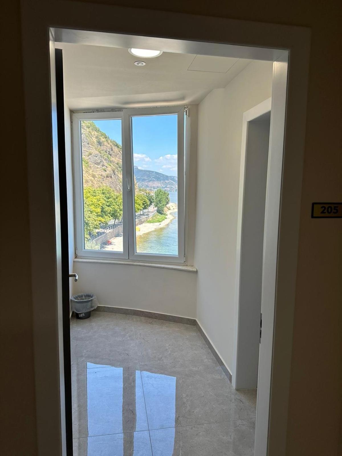 Hotel Demoli Pogradec Ngoại thất bức ảnh