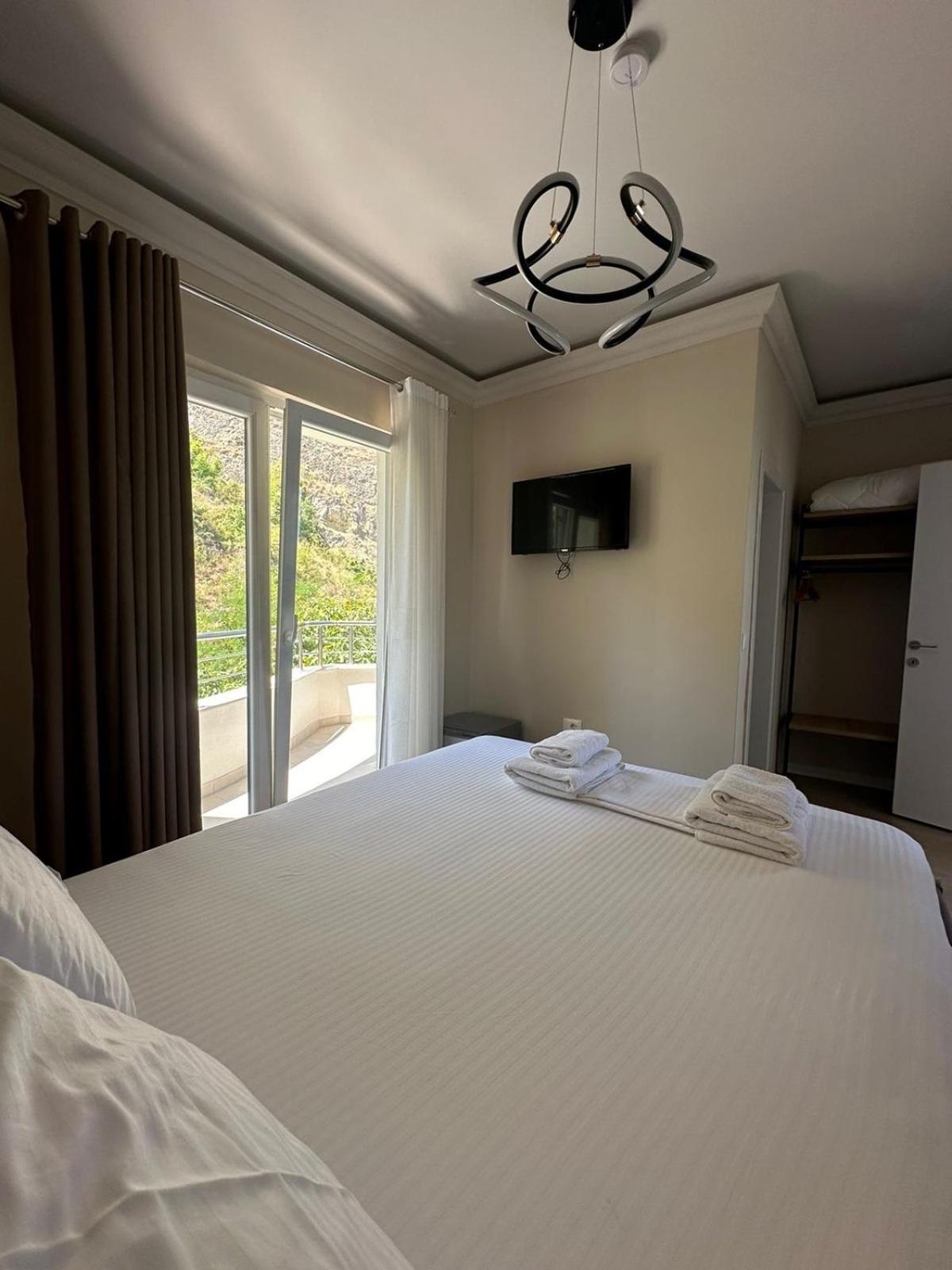 Hotel Demoli Pogradec Ngoại thất bức ảnh
