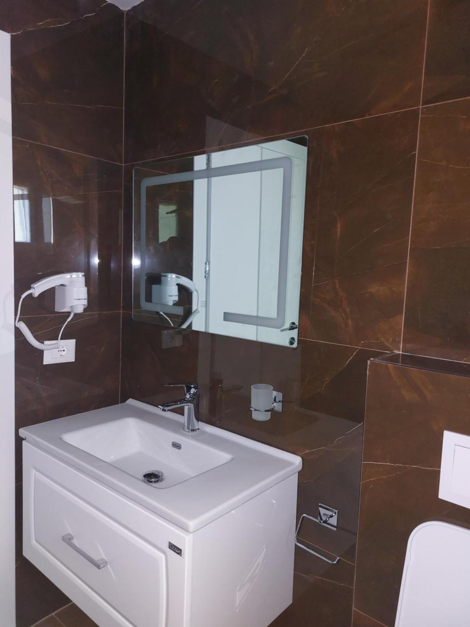 Hotel Demoli Pogradec Ngoại thất bức ảnh